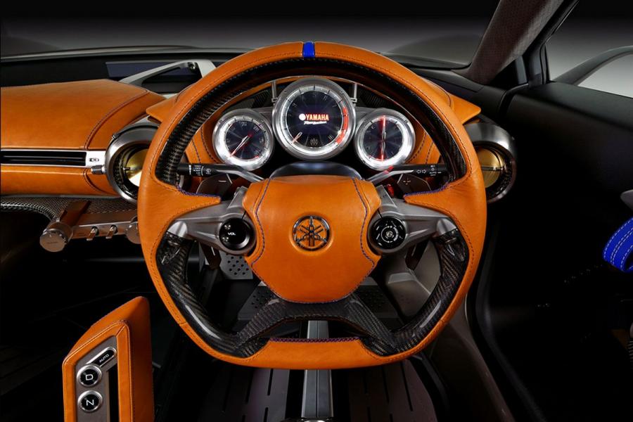 Панель приборов Yamaha Sports Ride Concept 2015 года  (фото 3 из 6)
